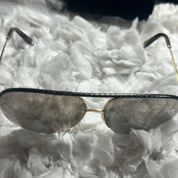 Victoria Beckham 18ct Gold vbs90 c45 sunglasses Black Trim Size 62-13-145 Victoria Beckham 18ct Gold vbs90 c45 sunglasses Black Trim  main image 4